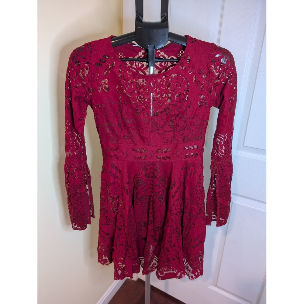 Free People Burgundy Lace Lovers‎ Folk Song Bell Sleeve Mini Dress 2 Side Zip